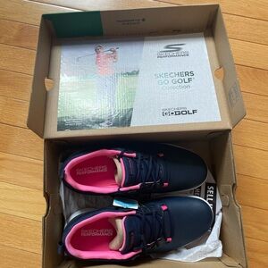 Skechers Navy and Pink GOLF Sneakers - new with tags - Size 6 kids - ladies 7.5